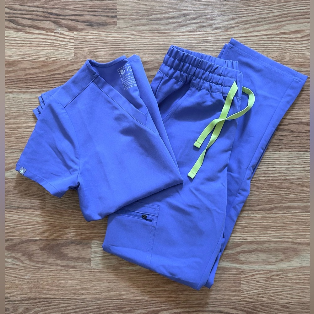Figs Scrub Set